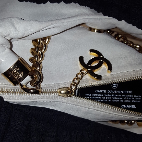 🎈SOLD🎈CHANEL🔥White Leather Gold Chain-link Hobo - Picture 7 of 8